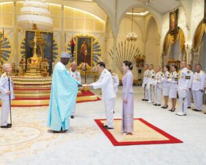 พระบาทสมเด็จพระเจ้าอยู่หัว และสมเด็จพระนางเจ้า ฯ พระบรมราชินี พระราชทานพระบรมราชวโรกาสให้นายอาบดูแล บาโร (Mr. Abdoulaye Barro) ซึ่งมีถิ่นพำนักอยู่ที่กรุงกัวลาลัมเปอร์ มาเลเซีย เฝ้าทูลละอองธุลีพระบาท ถวายอักษรสาส์นตราตั้ง เป็นเอกอัครราชทูตวิสามัญผู้มีอำนาจเต็มแห่งสาธารณรัฐเซเนกัลประจำประเทศไทย