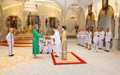 พระบาทสมเด็จพระเจ้าอยู่หัว และสมเด็จพระนางเจ้า ฯ พระบรมราชินี พระราชทานพระบรมราชวโรกาสให้นางกริสตีนา กูวายา-ซันโทปูโลส (Ms. Kristiina Kuvaja-Xanthopoulos) ซึ่งมีถิ่นพำนักอยู่ที่กรุงเทพมหานคร เฝ้าทูลละอองธุลีพระบาท ถวายอักษรสาส์นตราตั้ง เป็นเอกอัครราชทูตวิสามัญผู้มีอำนาจเต็มแห่งสาธารณรัฐฟินแลนด์ประจำประเทศไทย