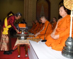 พระบาทสมเด็จพระเจ้าอยู่หัว ทรงพระกรุณาโปรดเกล้าโปรดกระหม่อมให้ สมเด็จพระกนิษฐาธิราชเจ้า กรมสมเด็จพระเทพรัตนราชสุดา ฯ สยามบรมราชกุมารี เสด็จพระราชดำเนินแทนพระองค์ไปในการพระราชพิธีทรงบำเพ็ญพระราชกุศลถวายผ้าพระกฐิน ณ วัดเบญจมบพิตรดุสิตวนาราม เขตดุสิตกรุงเทพมหานคร