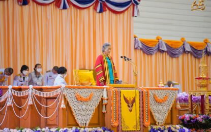 พระบาทสมเด็จพระเจ้าอยู่หัว ทรงพระกรุณาโปรดเกล้าโปรดกระหม่อมให้ สมเด็จพระกนิษฐาธิราชเจ้า กรมสมเด็จพระเทพรัตนราชสุดา ฯ สยามบรมราชกุมารี  เสด็จพระราชดำเนินแทนพระองค์ไปในการพระราชทานปริญญาบัตรแก่ผู้สำเร็จการศึกษาจาก สถาบันเทคโนโลยีพระจอมเกล้าเจ้าคุณทหารลาดกระบัง ประจำปีการศึกษา ๒๕๖๖ เป็นวันที่ ๒ ณ หอประชุมเจ้าพระยาสุรวงษ์ไวยวัฒน์ (วร บุนนาค) สถาบันเทคโนโลยีพระจอมเกล้าเจ้าคุณทหารลาดกระบัง เขตลาดกระบัง กรุงเทพมหานคร